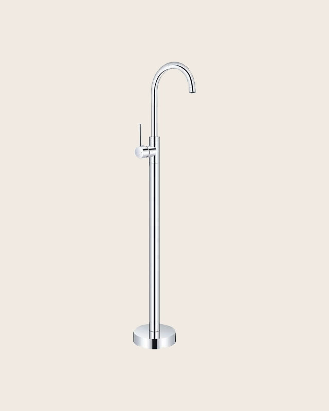 New Line Miscelatore lavabo A Pavimento cromo Cromo Lucido in opaco ambientato su piano bagno con accessori - Exagonshop