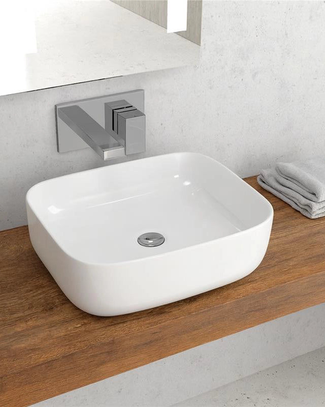 New Line Quadro ciotola 49x39 Da Appoggio In Porcellana in naturale ambientato su piano bagno con accessori - Exagonshop