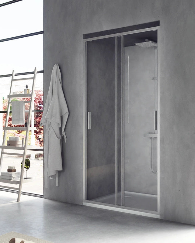 Nicchia doccia 100 scorrevole Rio vetro 6 mm trasparente H installato in bagno moderno con ante in vetro temperato...