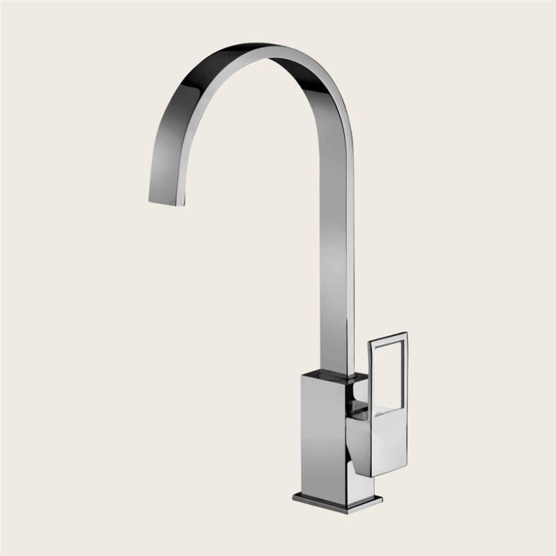 Paffoni Effe Miscelatore lavello cucina Cromo Ef880 installato su lavello, vista della bocca e della leva