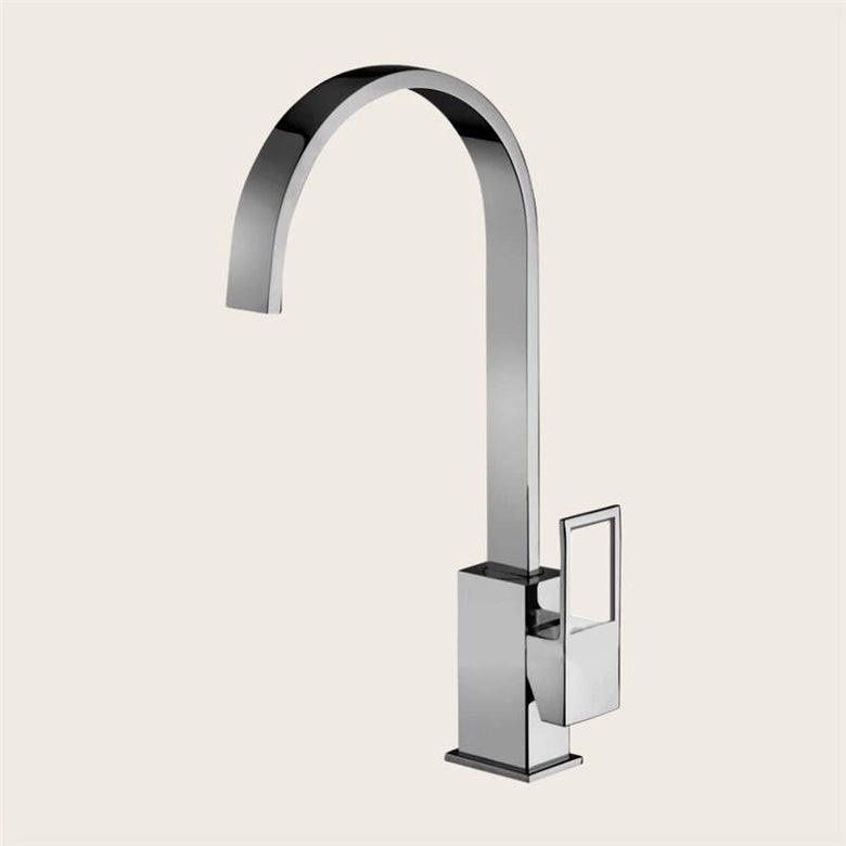 Paffoni Effe Miscelatore lavello cucina Cromo Ef880 installato su lavello, vista della bocca e della leva