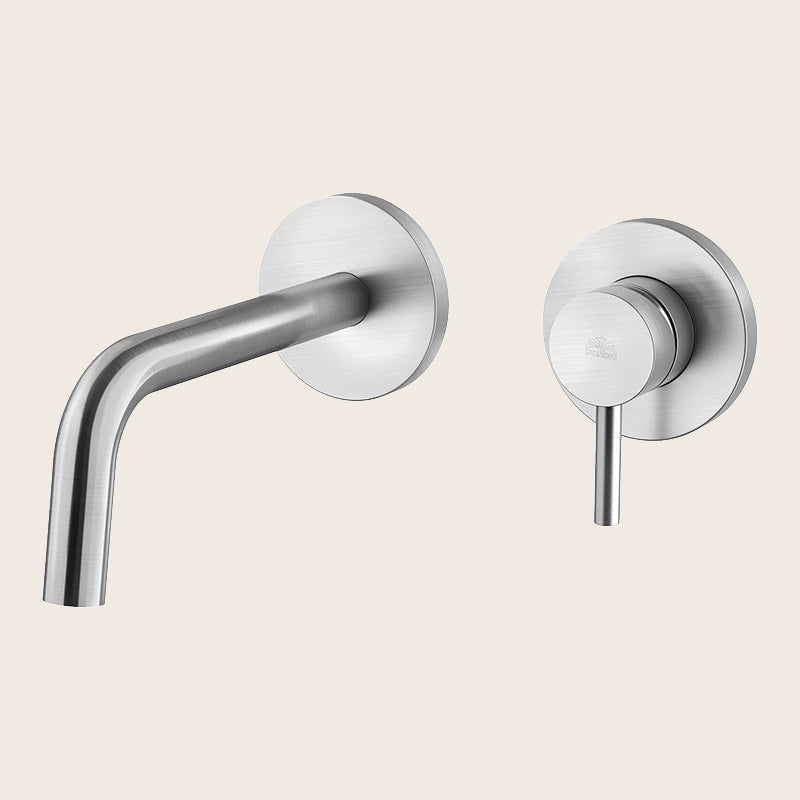 Paffoni Light Lig104st70 Miscelatore lavabo Incasso 2 Fori Steel Acciaio ambientato su piano bagno con accessori