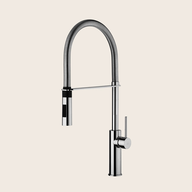 Paffoni Light Miscelatore lavello canna orientabile 2 Getti in abs installato su lavello, vista della bocca e della leva