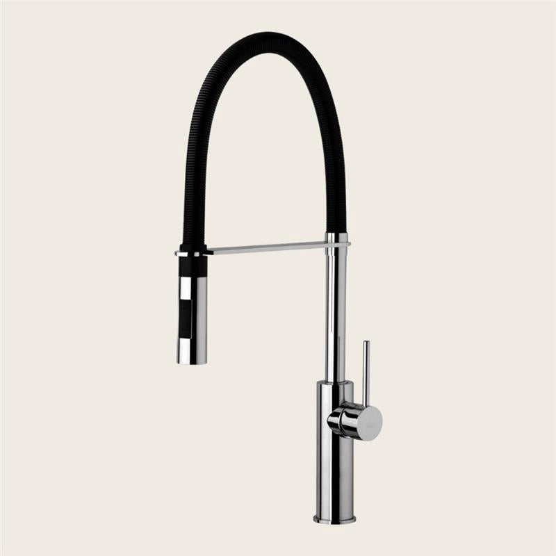 Paffoni Light Miscelatore lavello canna orientabile Cromo in opaco installato su lavello, vista della bocca e della leva