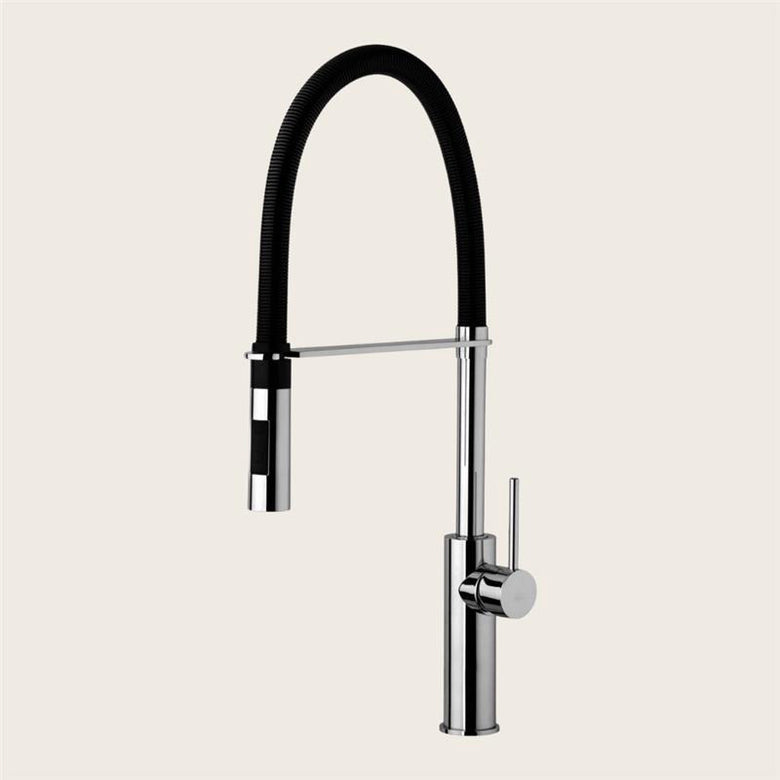 Paffoni Light Miscelatore lavello canna orientabile Cromo in opaco installato su lavello, vista della bocca e della leva