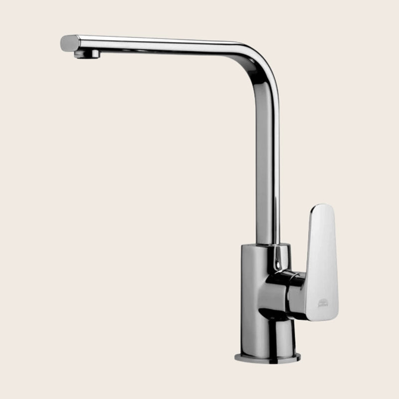 Paffoni Sly Sy180 Miscelatore lavello canna piatta installato su lavello, vista della bocca e della leva