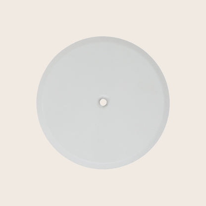 Piattello 14 cm tappo pozzetto bianco sabbiato, vista frontale della maniglia e della bocca di erogazione - Exagonshop
