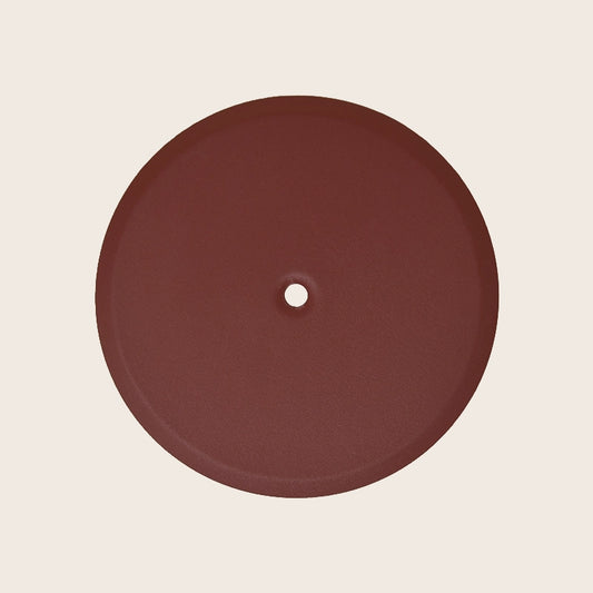 Piattello 14 cm tappo pozzetto bordeaux sabbiato, vista frontale della maniglia e della bocca di erogazione - Exagonshop