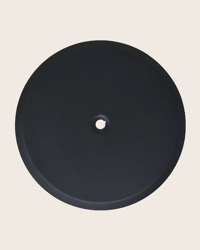 Piattello 14 cm tappo pozzetto nero sabbiato, vista frontale della maniglia e della bocca di erogazione - Exagonshop