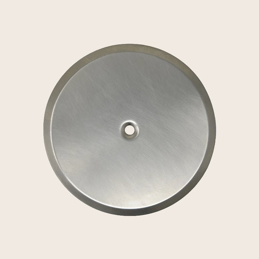 Piattello 14 cm tappo pozzetto nichel spazzolato, vista frontale della maniglia e della bocca di erogazione - Exagonshop