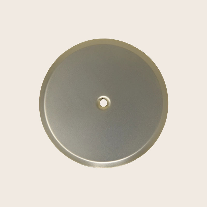 Piattello 14 cm tappo pozzetto oro francese satinato, vista frontale della maniglia e della bocca di erogazione - Exagonshop