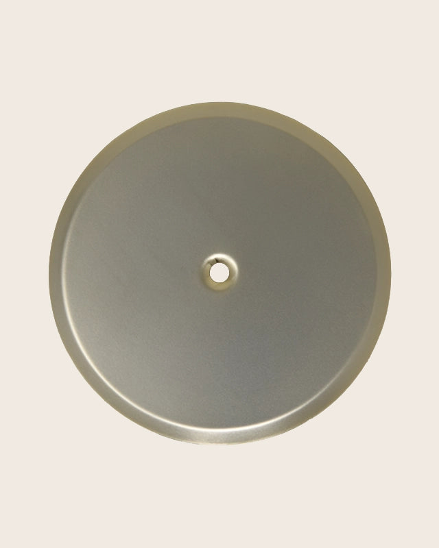 Piattello 14 cm tappo pozzetto oro francese satinato, vista frontale della maniglia e della bocca di erogazione - Exagonshop