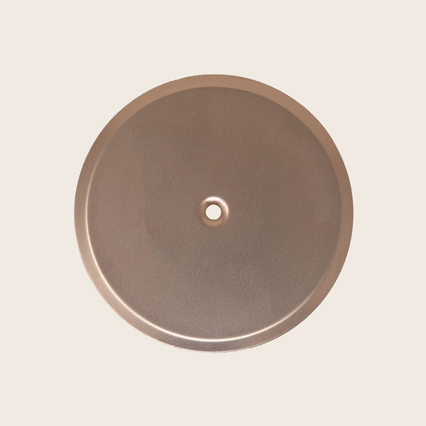 Piattello 14 cm tappo pozzetto oro rosa satinato, vista frontale della maniglia e della bocca di erogazione - Exagonshop