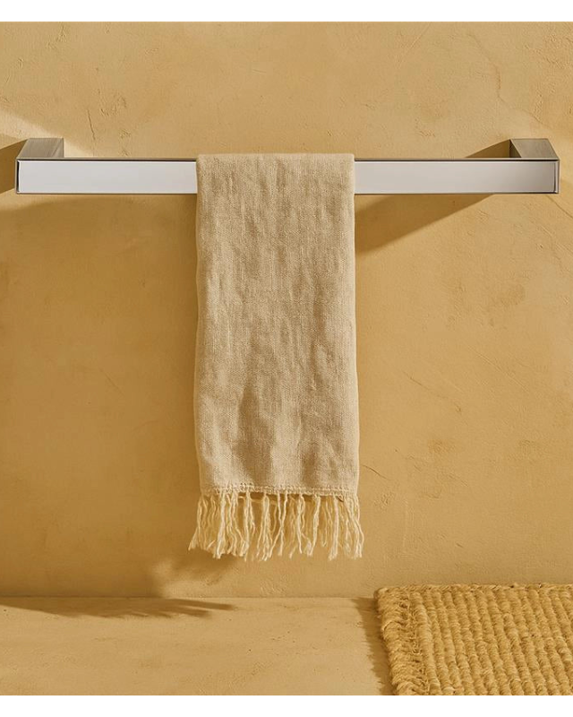 Porta asciugamani 45 cm in alluminio argento Sky in satinato montato a parete, vista del design e della finitura - Exagonshop