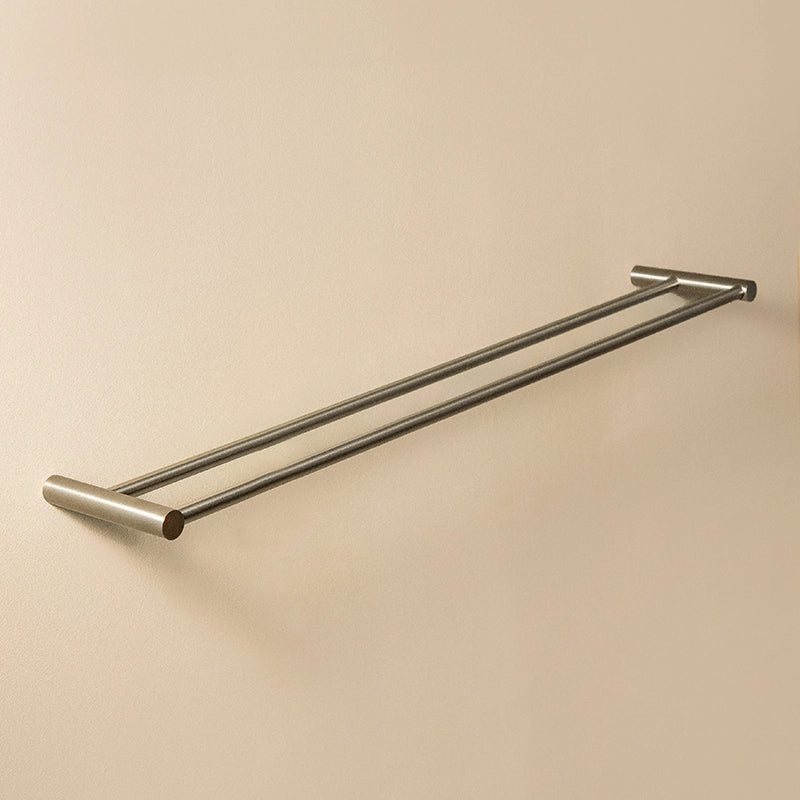 Cosmic Logic Portasciugamani 60 cm doppio inox Lucido montato a parete, vista del design e della finitura - Industrias Cosmic