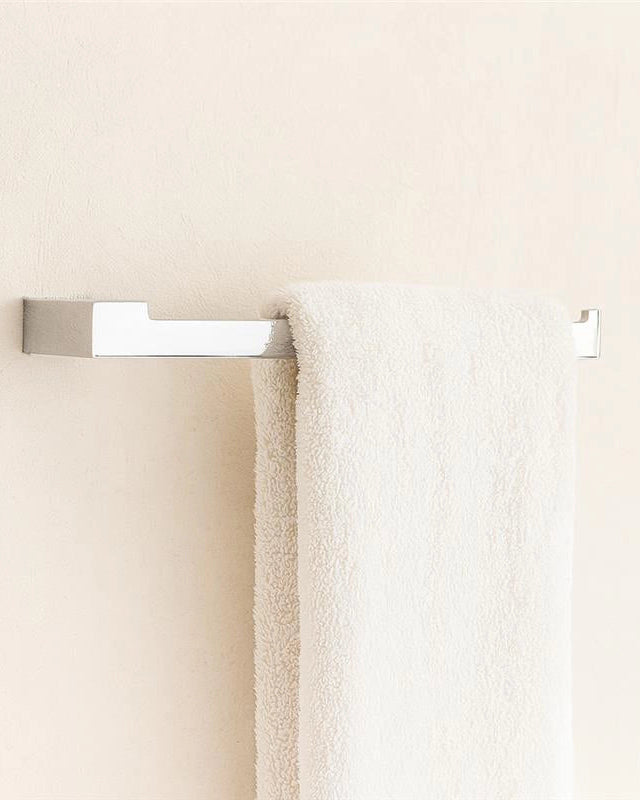 Porta salviette in alluminio argento Sky in satinato montato a parete, vista del design e della finitura - Exagonshop