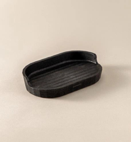 Portasapone da appoggio in plastica nero naturale Cosmi montato a parete, vista del design e della finitura - Industrias...