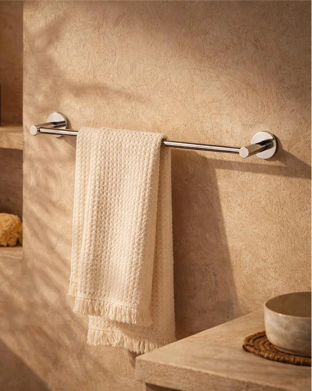 Portasciugamani 40 cm cromo Minimal in acciaio inox e lucido montato a parete, vista del design e della finitura - Exagonshop