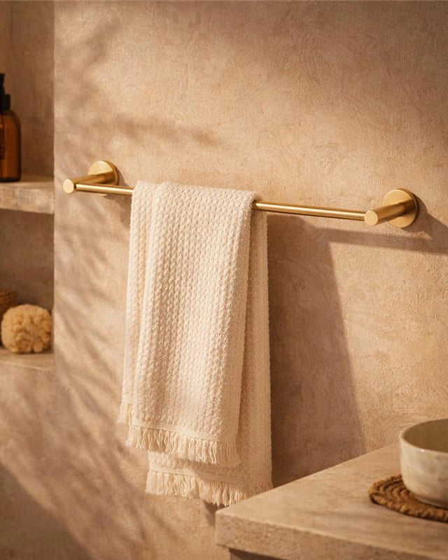 Portasciugamani 40 cm oro spazzolato Minimal montato a parete, vista del design e della finitura - Exagonshop