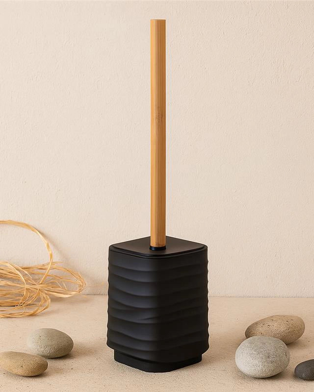 Portascopino in plastica ABS e bamboo nero Alabama in opaco e naturale montato a parete, vista del design e della...