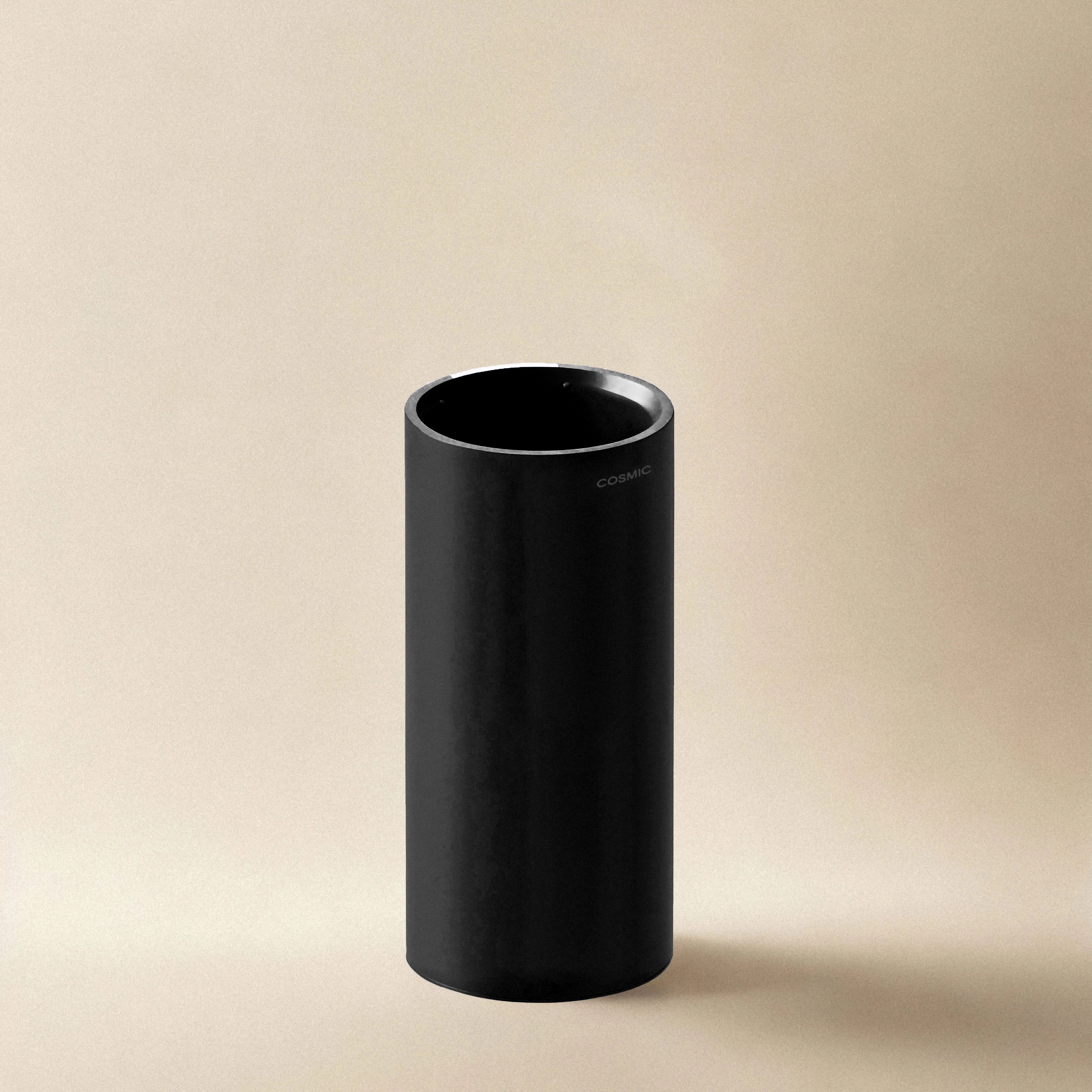 Portaspazzolini Da Appoggio Nero Satinato Logic Cosmic montato a parete, vista del design e della finitura - Industrias...