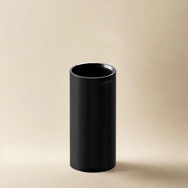 Portaspazzolini Da Appoggio Nero Satinato Logic Cosmic montato a parete, vista del design e della finitura - Industrias...