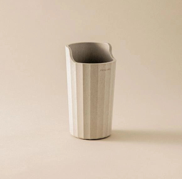 Portaspazzolini da appoggio in plastica bianco naturale 00 Bianco montato a parete, vista del design e della finitura...