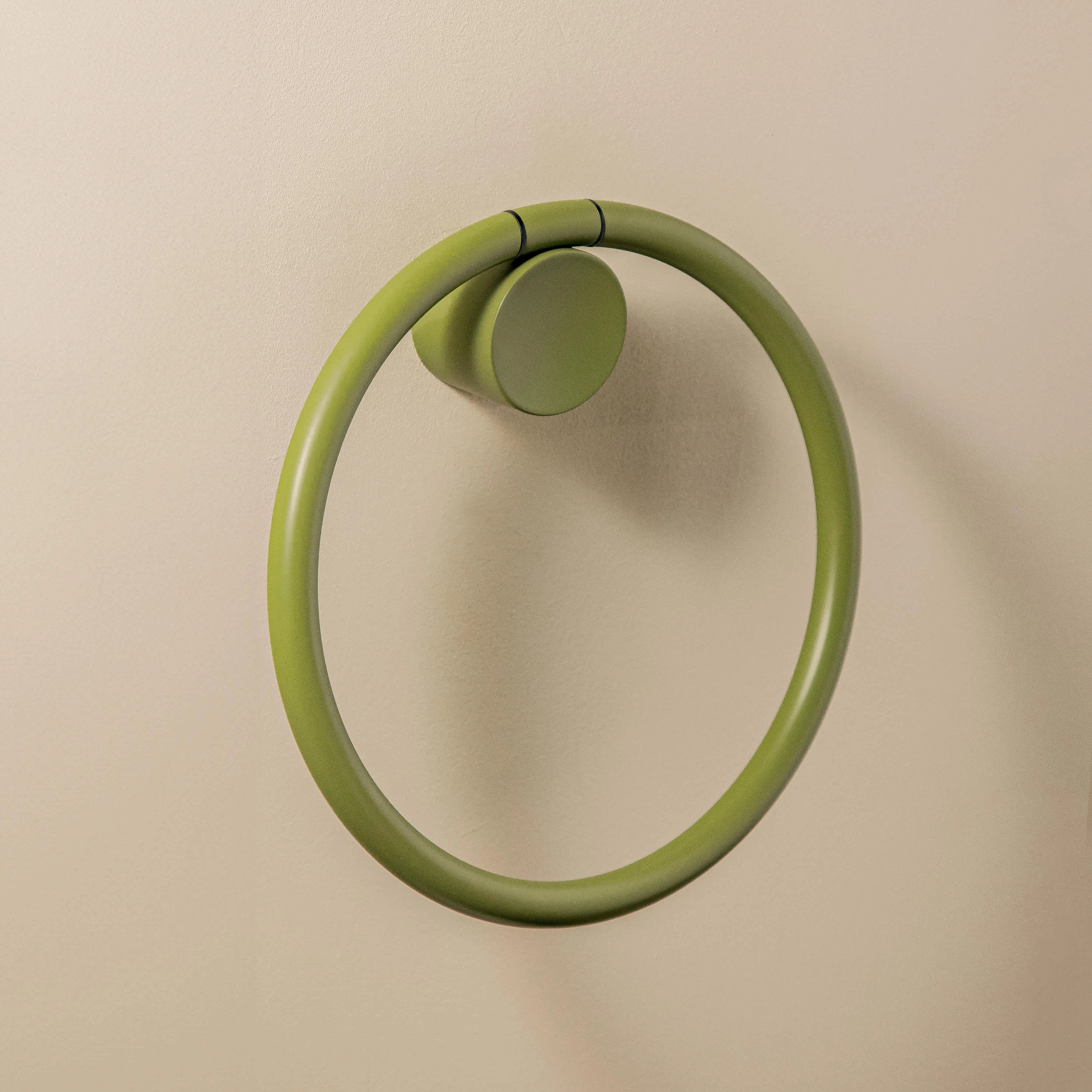 Portsasciugamani ad anello a muro olive Geyser WJC277A0071089 Cosmic