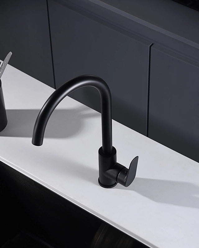 Rubinetto lavello cucina Belida nero opaco, vista laterale della canna girevole - Exagonshop