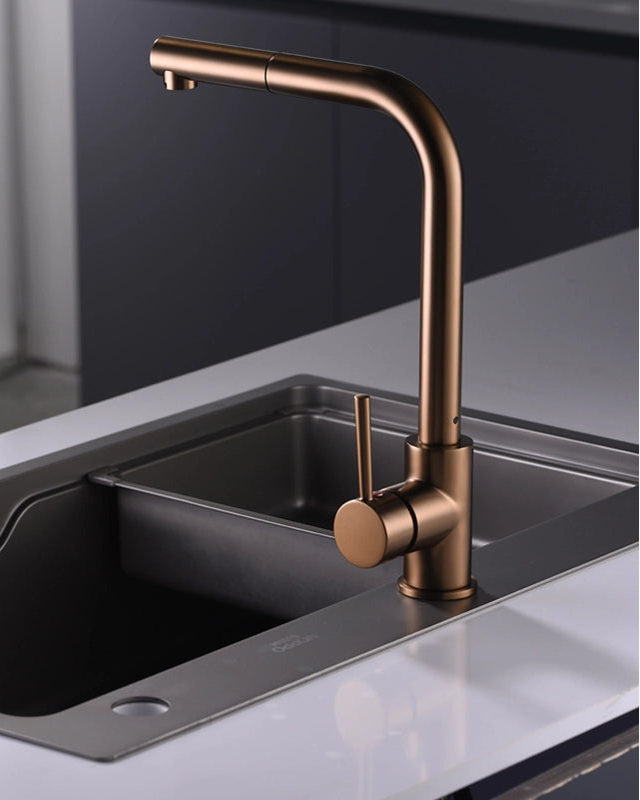 Rubinetto cucina estraibile Linda oro rosa spazzolato, dettaglio della doccetta estraibile - Exagonshop