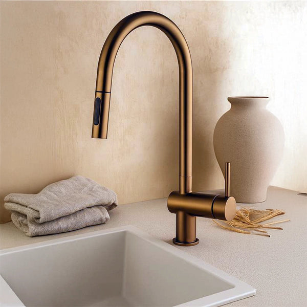 Rubinetto cucina bocca estraibile in ottone oro rosa spazzolato PVD Novara