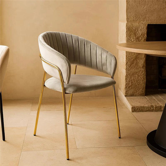 Sedia con braccioli effetto velluto grigio