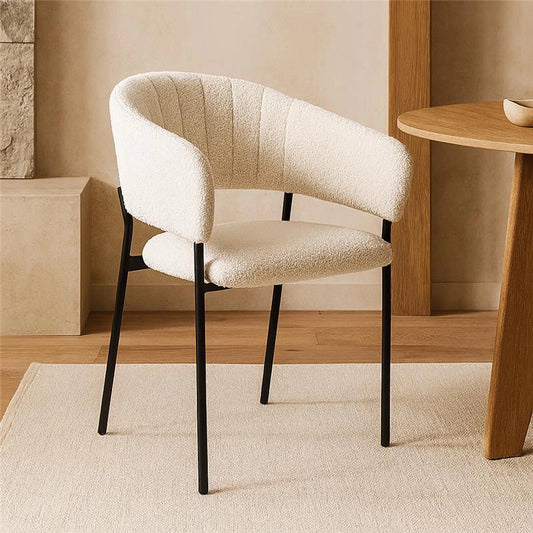 Sedia con braccioli in tessuto boucle imbottito bianco