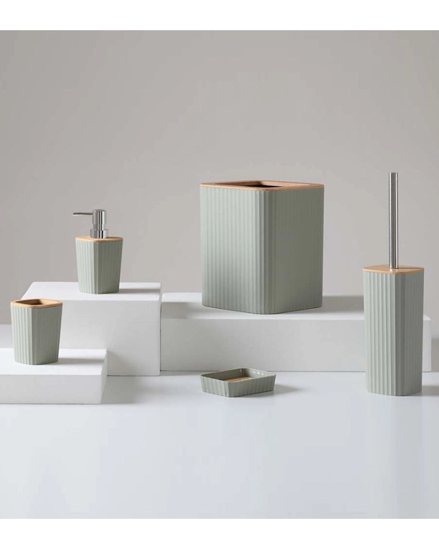 Set accessori bagno verde 5 pz Show in naturale montato a parete, vista del design e della finitura - Exagonshop