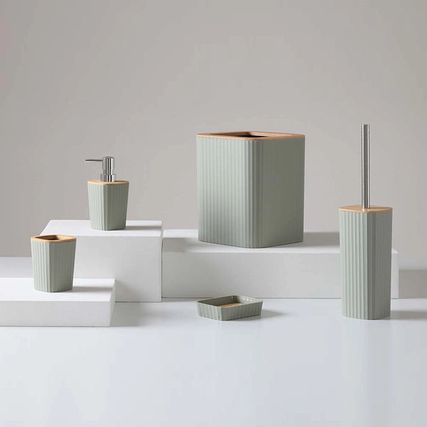 Set accessori bagno verde 5 pz Show in naturale montato a parete, vista del design e della finitura - Exagonshop