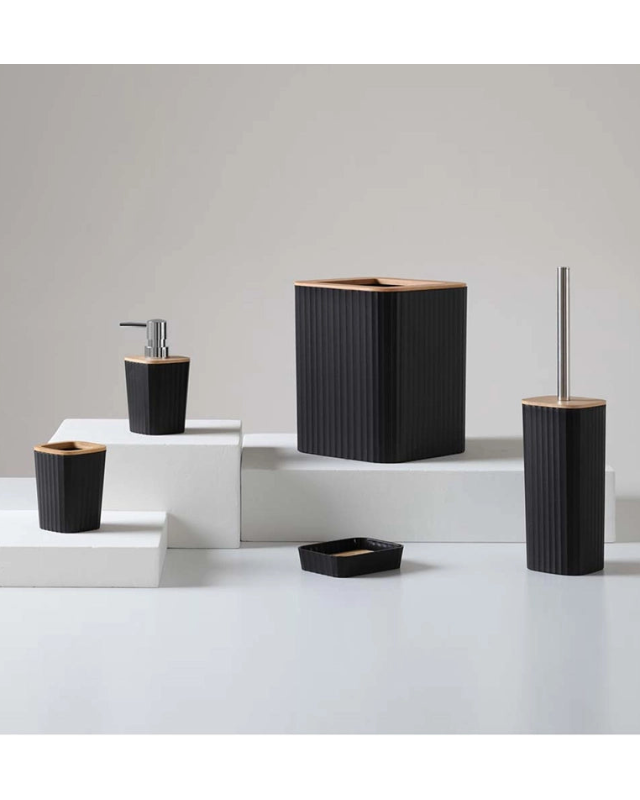 Set accessori bagno nero 5 pz Show in naturale montato a parete, vista del design e della finitura - Exagonshop