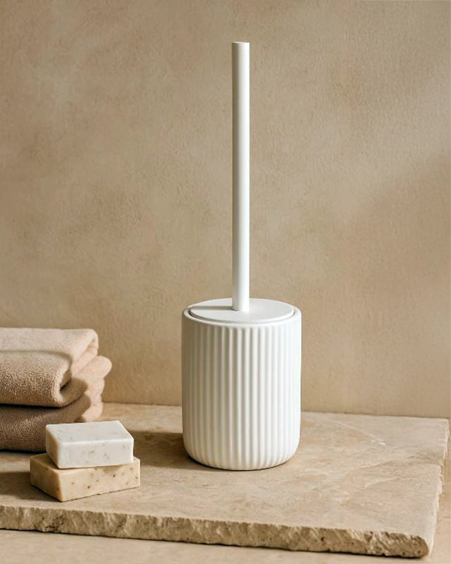 Set accessori bagno in ceramica bianco Color 3pz montato a parete, vista del design e della finitura - Exagonshop