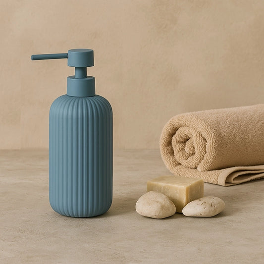 Dispenser portasapone liquido da appoggio in ceramica blu pastello color