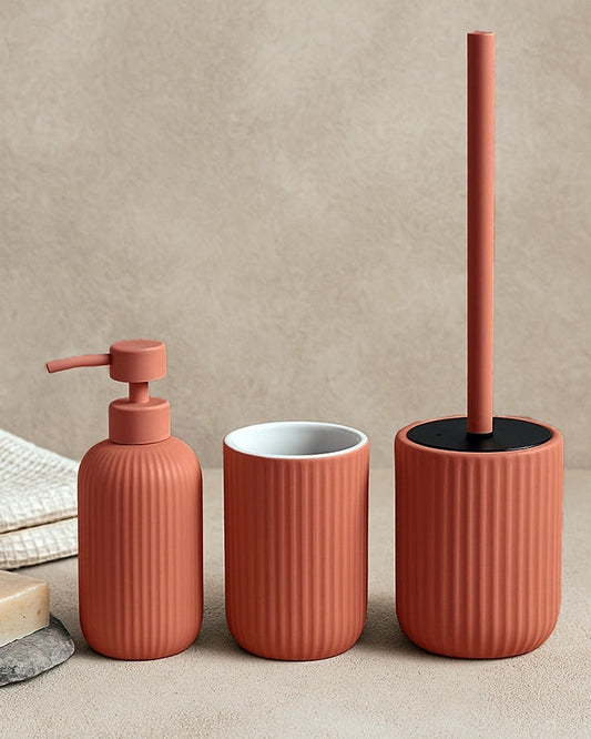 Set accessori bagno in ceramica rosso mattone Color 3pz montato a parete, vista del design e della finitura - Exagonshop
