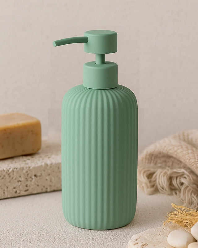 Set accessori bagno in ceramica verde Color 3pz, vista laterale del profilo a muro - Exagonshop