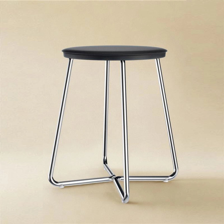 Sgabello Cromo Nero Satinato Architect Cosmic montato a parete, vista del design e della finitura - Industrias Cosmic