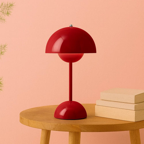 &Tradition Flowerpot VP9 Lampada ricaricabile da interno Rosso accesa in ambiente, design e diffusione della luce