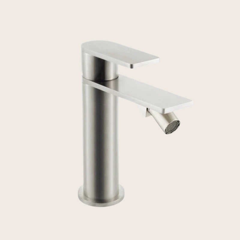 Treemme 3.6 miscelatore bidet con maniglia a leva inox Acciaio in satinato, vista frontale della maniglia e della bocca...