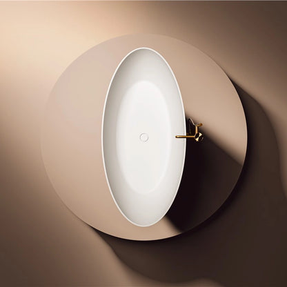 Treesse Carezza vasca 180x85 freestanding bianco opaco ambientato in box doccia con pareti in vetro