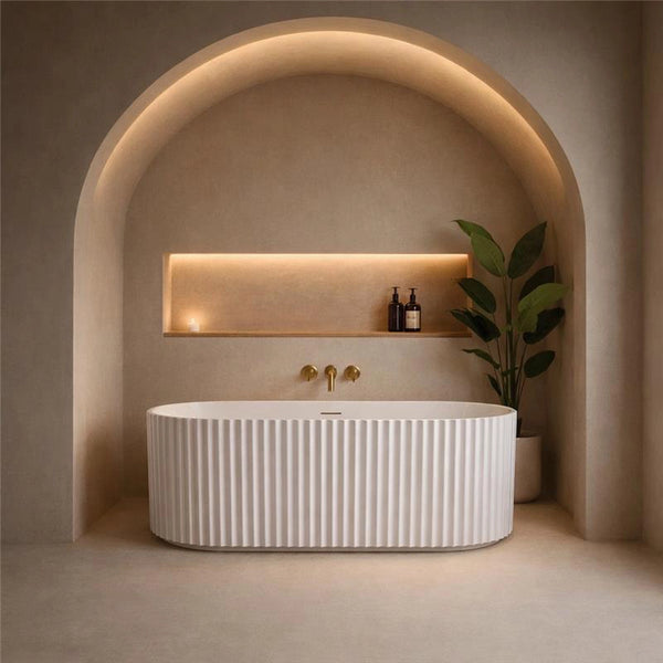 Vasca 170x80 Jeorgia freestanding in acrilico cannettato in opaco visto dall'alto con superficie e piletta di scarico...