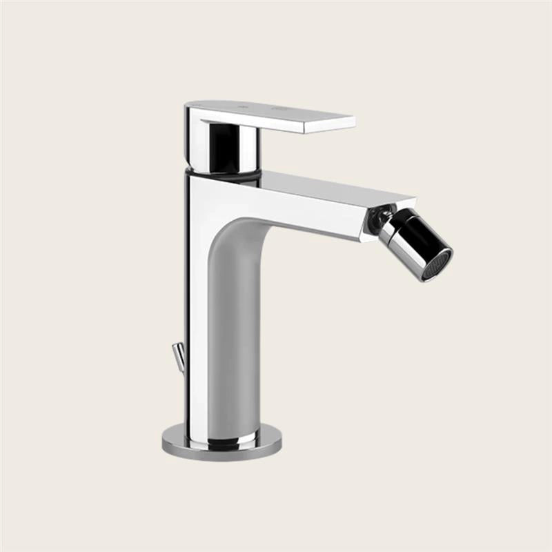 Via Manzoni Emporio Gessi Miscelatore Bidet Con Scarico, vista frontale della maniglia e della bocca di erogazione