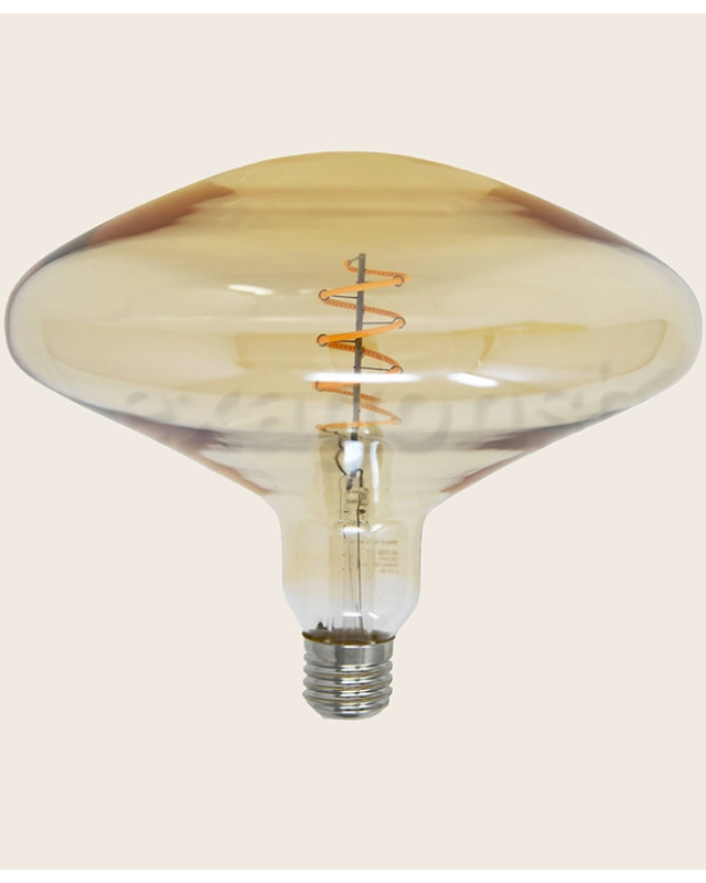 Vintage lampadina amber E27 luce calda 340 lumen 2700k accesa in ambiente, design e diffusione della luce - Exagonshop