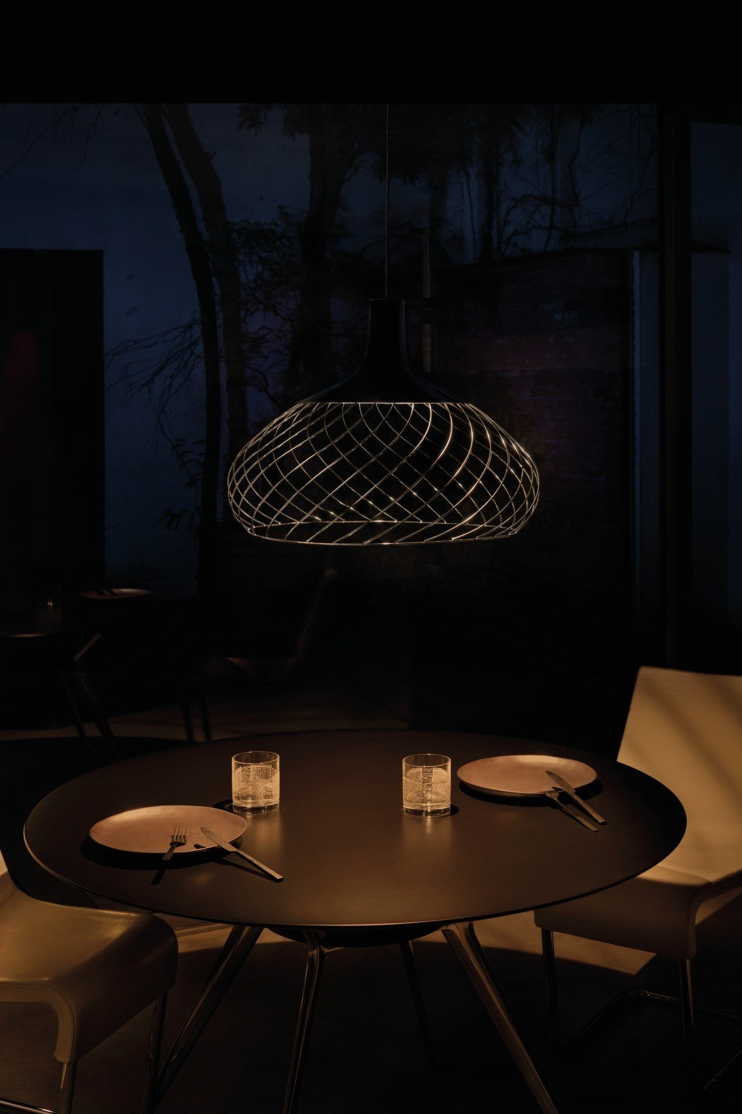 Linea Light Stilnovo Mongolfier P3 Lampada a sospensione spenta, dettaglio del corpo lampada e dei materiali