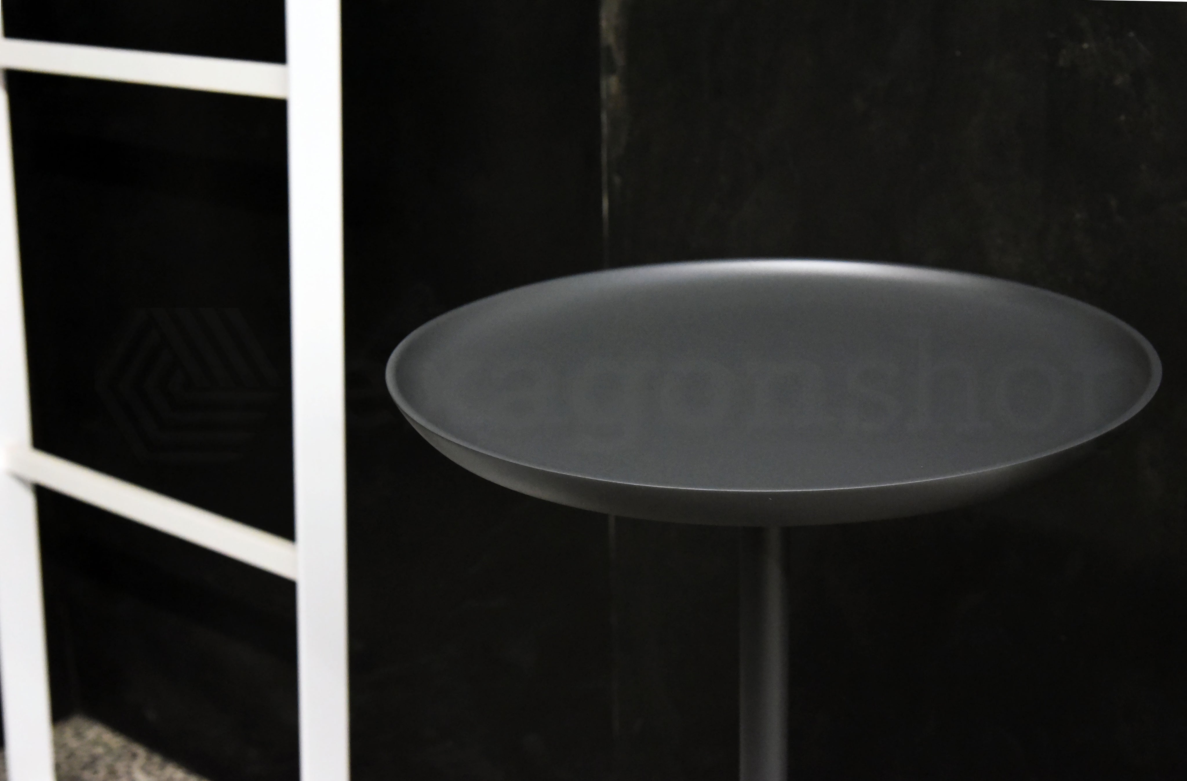 Antonio Lupi Lino2 Tavolino 36 cm in Cristalplant Matita ambientato in spazio living con arredi coordinati - Antonio Lupi...
