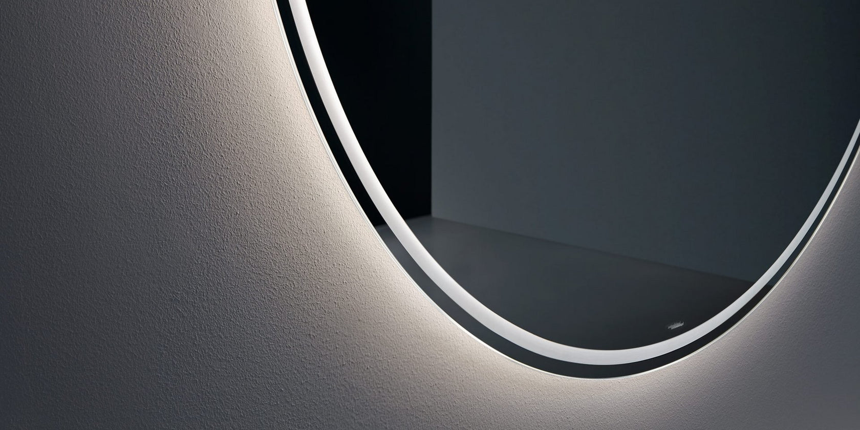 Antonio Lupi Albore Specchio 140 cm Tondo con Illuminazione spenta, dettaglio del corpo lampada e dei materiali - Antonio...